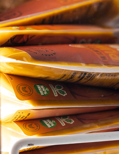 南瓜蘋果濃湯 Pumpkin Apple Soup 450ml 1-2人份 |低油無奶低鹽無添加糖，零防腐劑零添加物| 全素自家熬製蔬菜高湯配本地新鮮南瓜 | 即飲湯包 | 香港製造 |五辛素  | 無奶配方